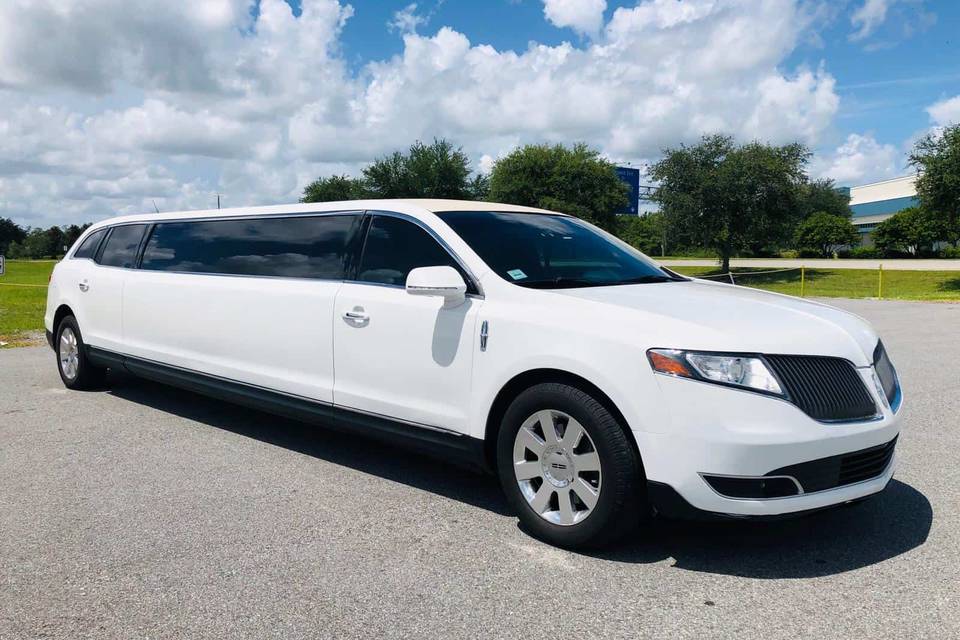 white stretch limo